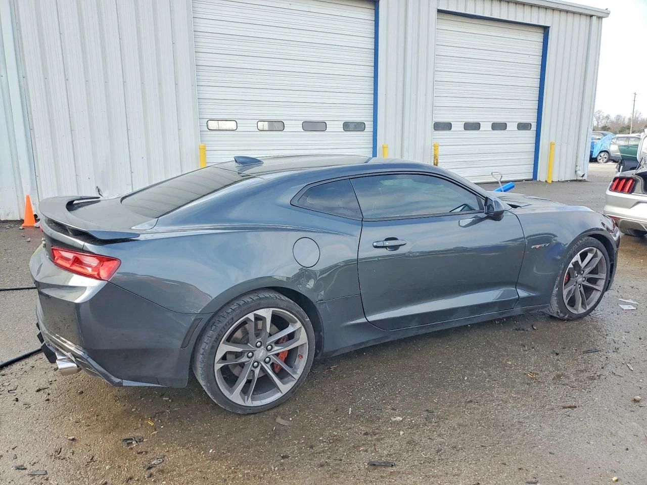 Chevrolet Camaro 2dr Cpe 2SS, снимка 4 - Автомобили и джипове - 54059486