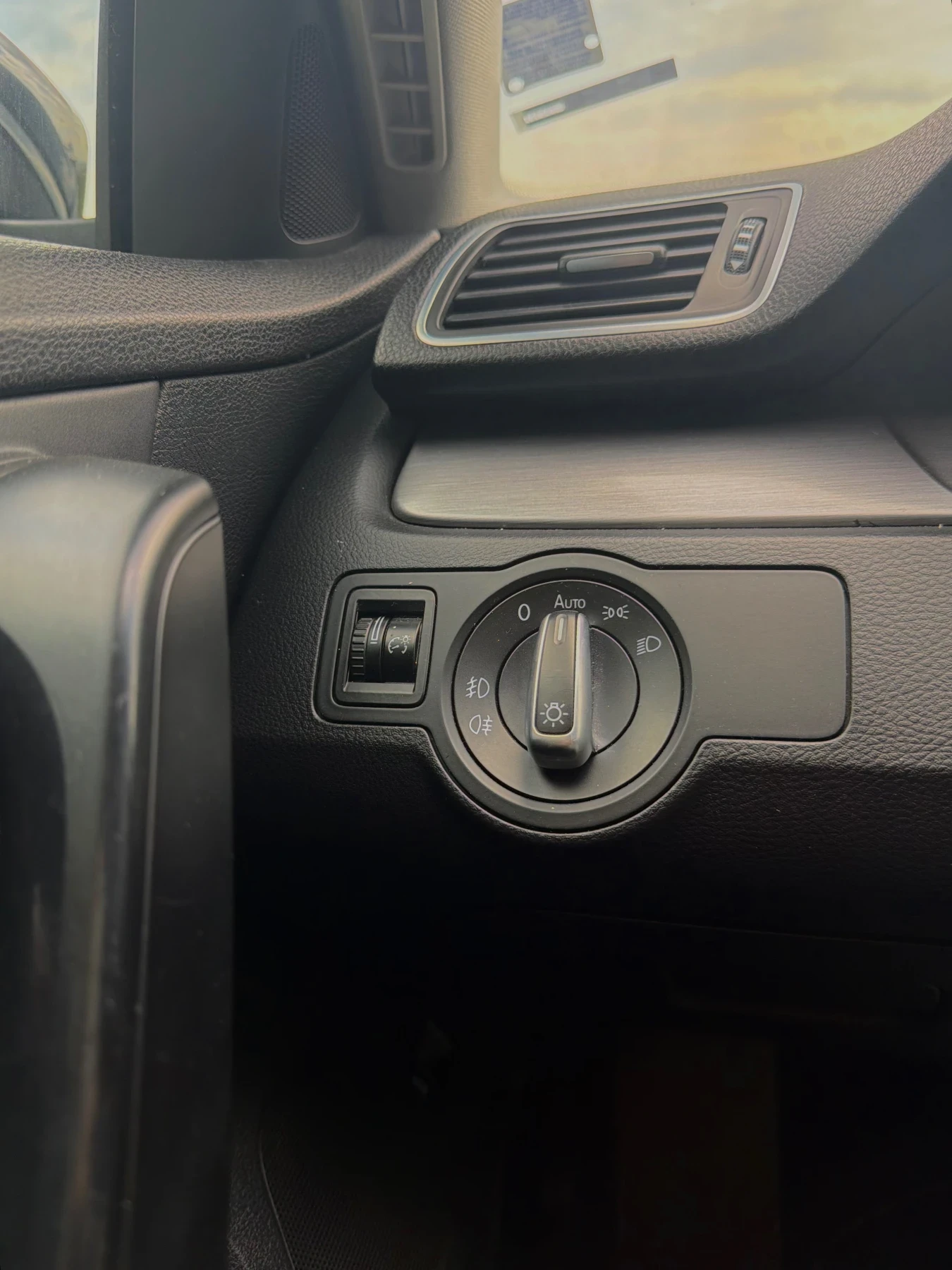 VW Passat 2.0 TDI - Комби, снимка 10 - Автомобили и джипове - 54258360