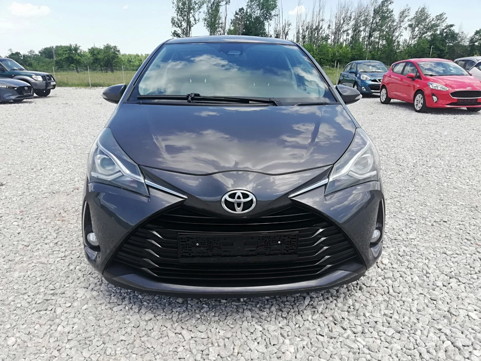 Toyota Yaris 1.5i kli navi kamera led, снимка 2 - Автомобили и джипове - 54699034