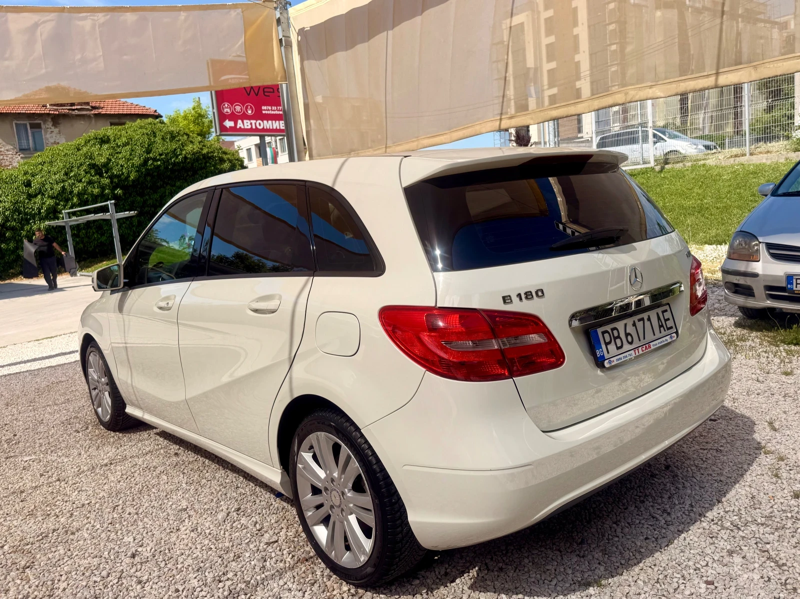 Mercedes-Benz B 180, снимка 5 - Автомобили и джипове - 54734430