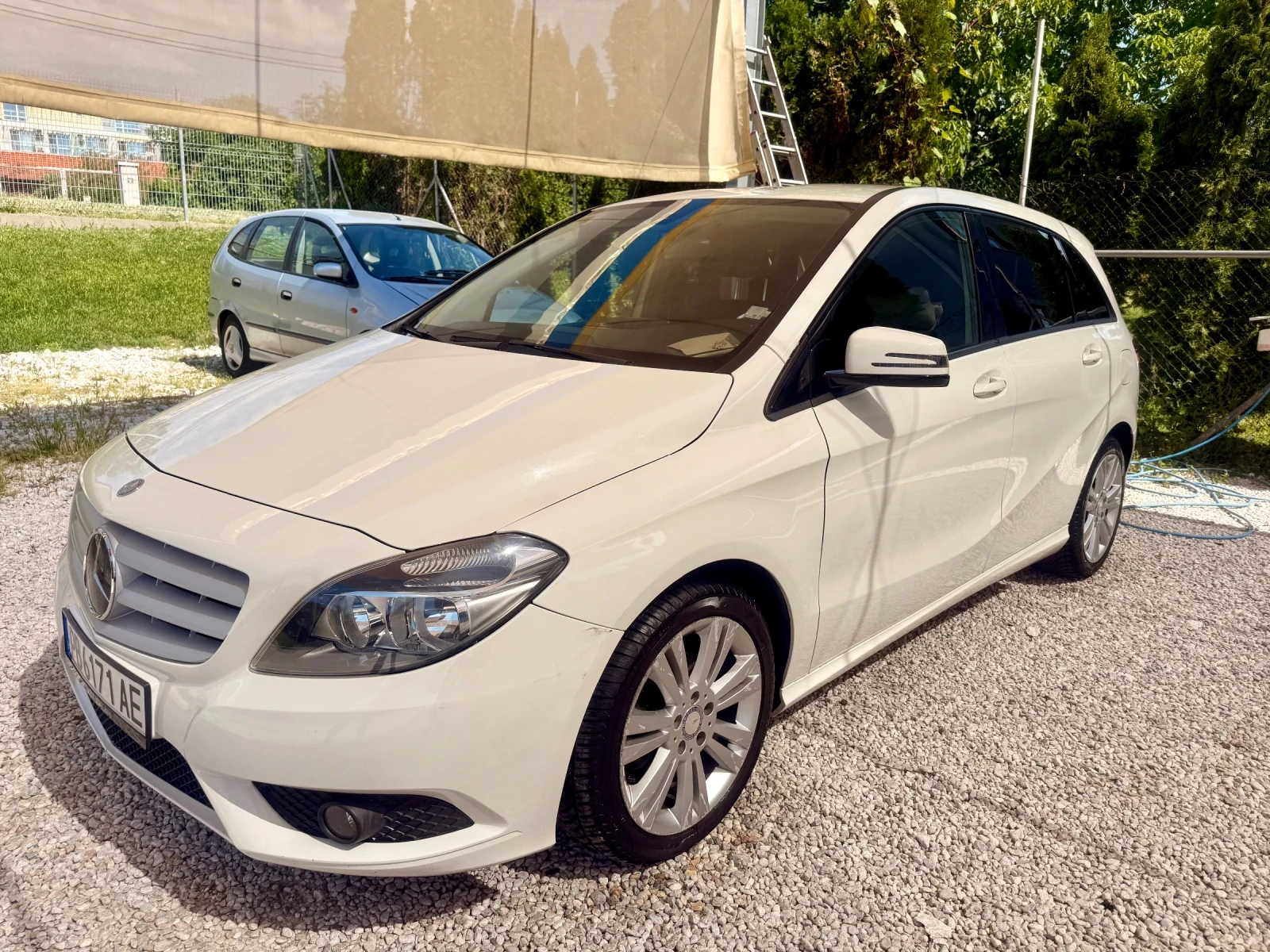 Mercedes-Benz B 180, снимка 2 - Автомобили и джипове - 54734430