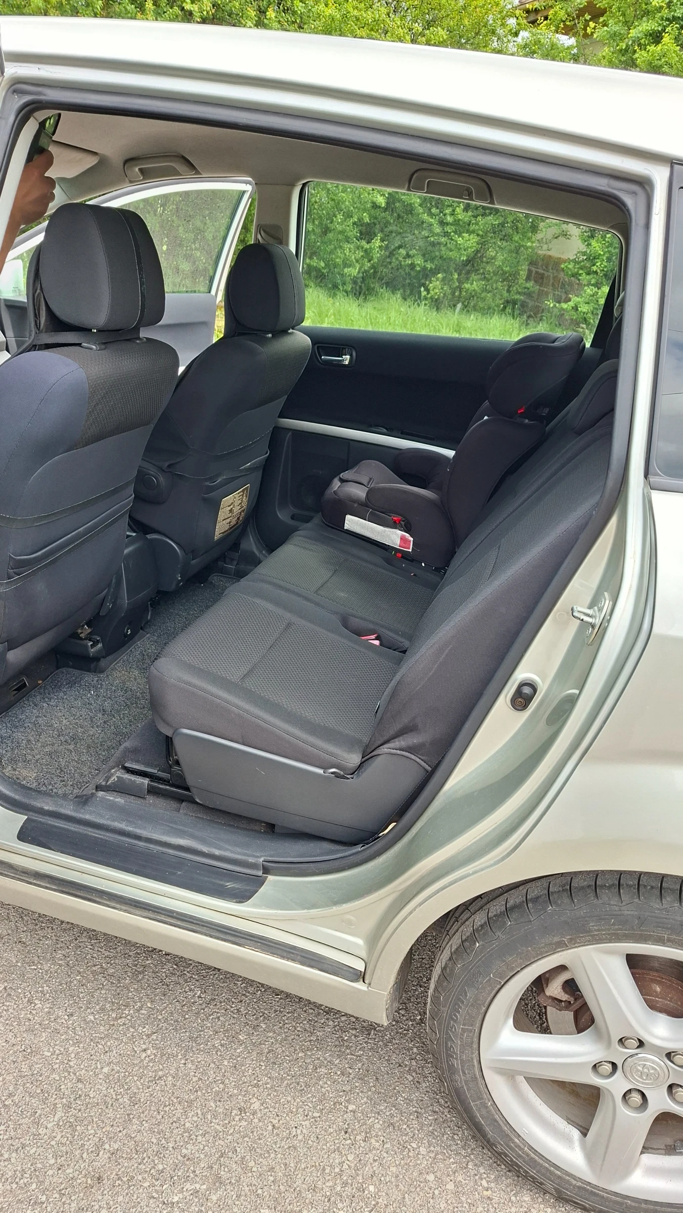 Toyota Corolla verso 1.8 VVT-i Газов инжекцион, снимка 5 - Автомобили и джипове - 54774258