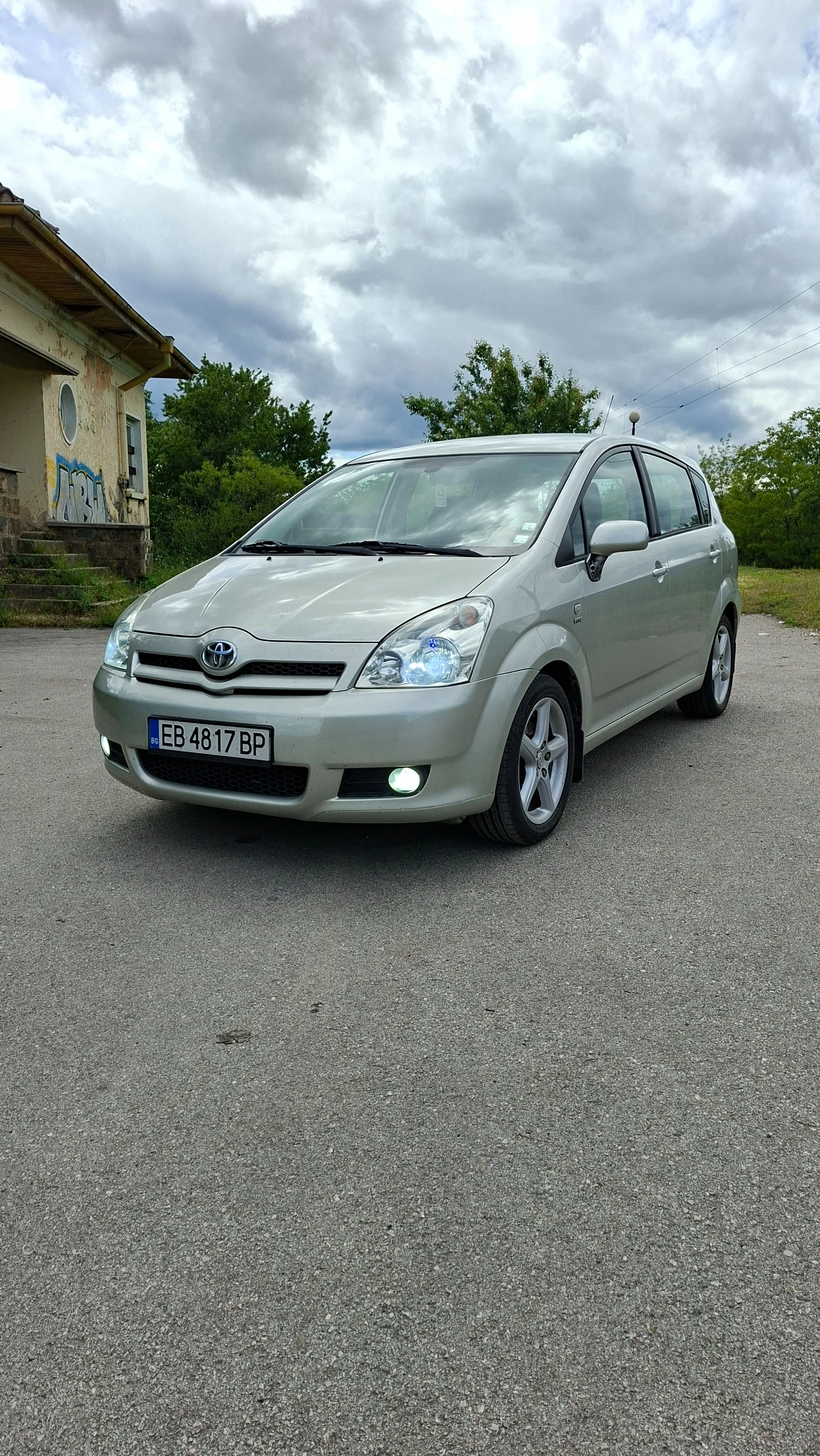 Toyota Corolla verso 1.8 VVT-i Газов инжекцион, снимка 8 - Автомобили и джипове - 54774258