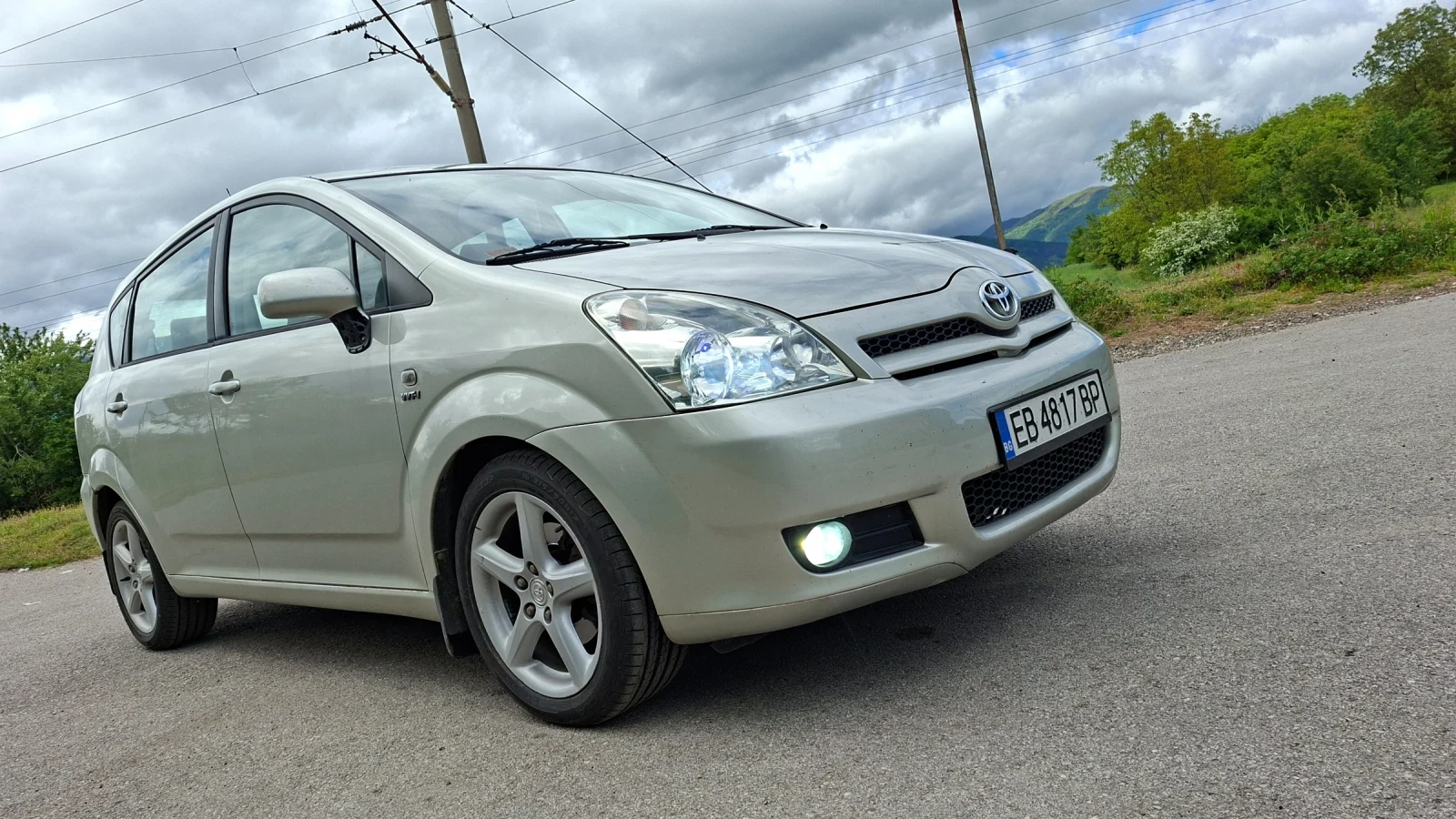 Toyota Corolla verso 1.8 VVT-i Газов инжекцион, снимка 4 - Автомобили и джипове - 54774258