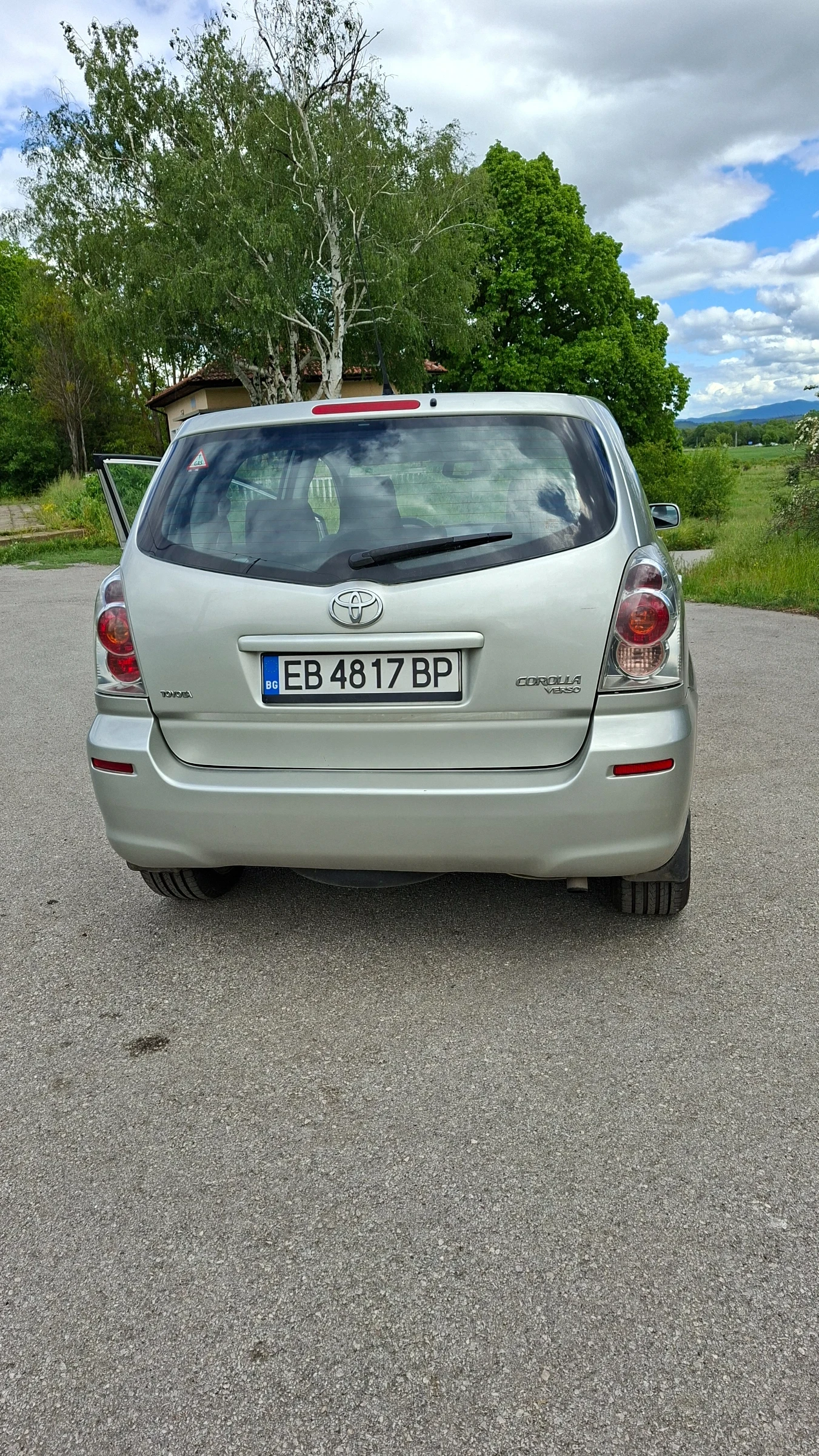 Toyota Corolla verso 1.8 VVT-i Газов инжекцион, снимка 15 - Автомобили и джипове - 54774258
