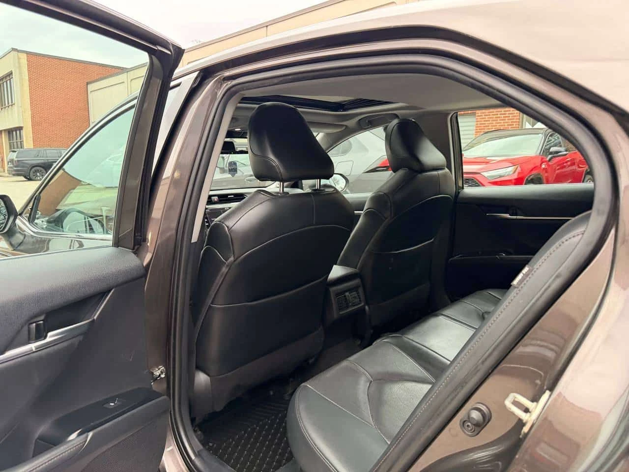 Toyota Camry * Hybrid XLE Auto * АВТОКРЕДИТ* , снимка 15 - Автомобили и джипове - 55124780