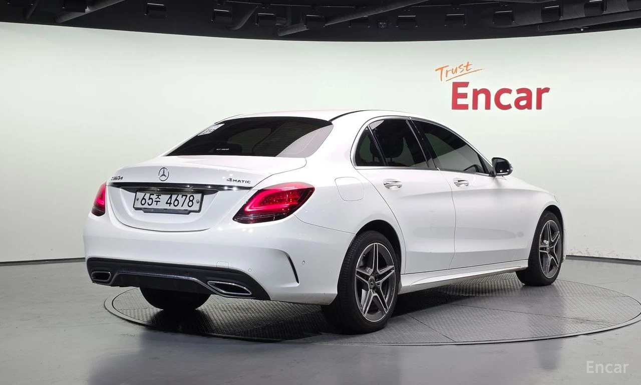 Mercedes-Benz C 220 4MATIC* AMG* LANE ASS* ШИБИДАХ* КАМЕРА* ПОДГРЕВ, снимка 3 - Автомобили и джипове - 55234845