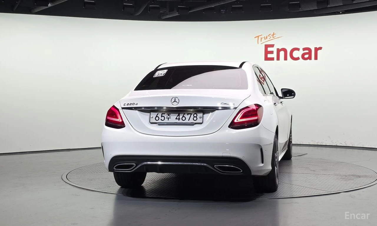 Mercedes-Benz C 220 4MATIC* AMG* LANE ASS* ШИБИДАХ* КАМЕРА* ПОДГРЕВ, снимка 4 - Автомобили и джипове - 55234845