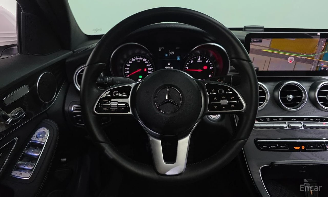 Mercedes-Benz C 220 4MATIC* AMG* LANE ASS* ШИБИДАХ* КАМЕРА* ПОДГРЕВ, снимка 11 - Автомобили и джипове - 55234845