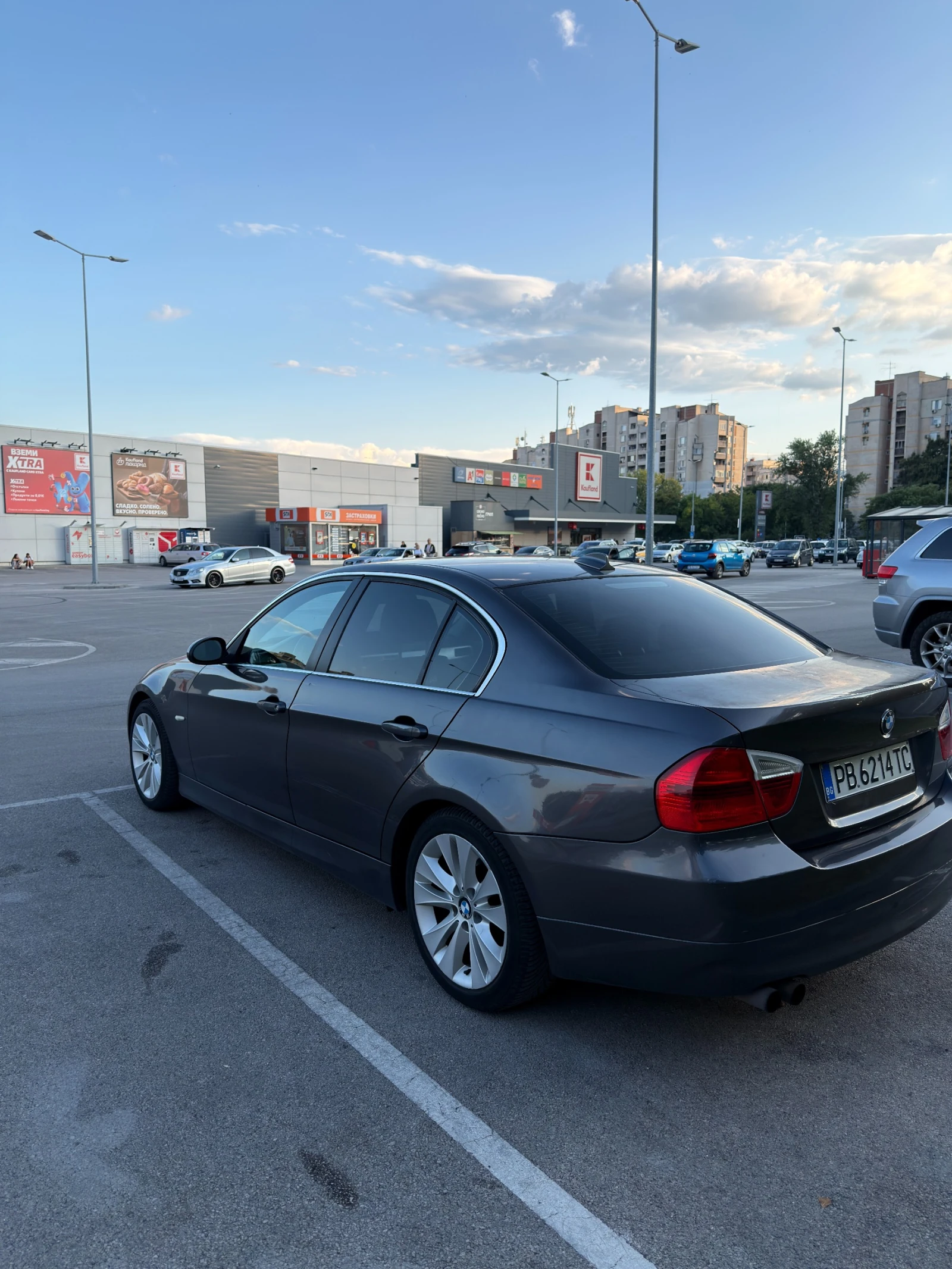 BMW 330, снимка 4 - Автомобили и джипове - 56082253