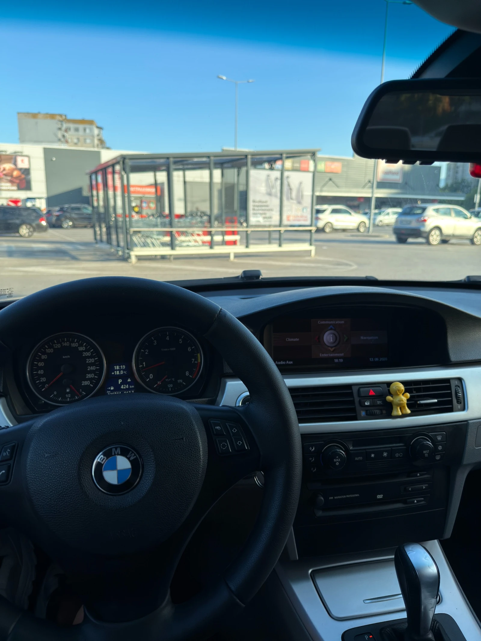 BMW 330, снимка 8 - Автомобили и джипове - 56591172