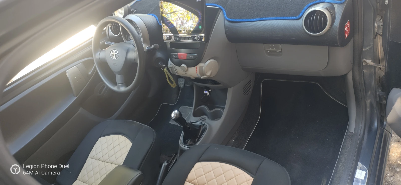 Toyota Aygo 1.0, снимка 8 - Автомобили и джипове - 56571574
