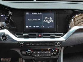 Kia Niro HEV/ ПОДГРЕВ/ КОЖА/ КАМЕРА/ LANE ASSIST, снимка 17