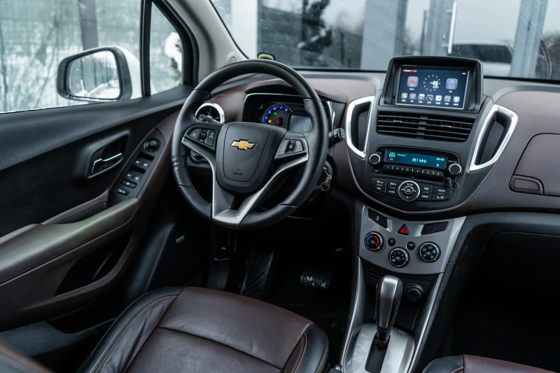 Chevrolet Trax 1.4T-АВТОМАТИК-BOSE - 6M ГАРАНЦИЯ-116 752КМ!, снимка 10 - Автомобили и джипове - 48676035