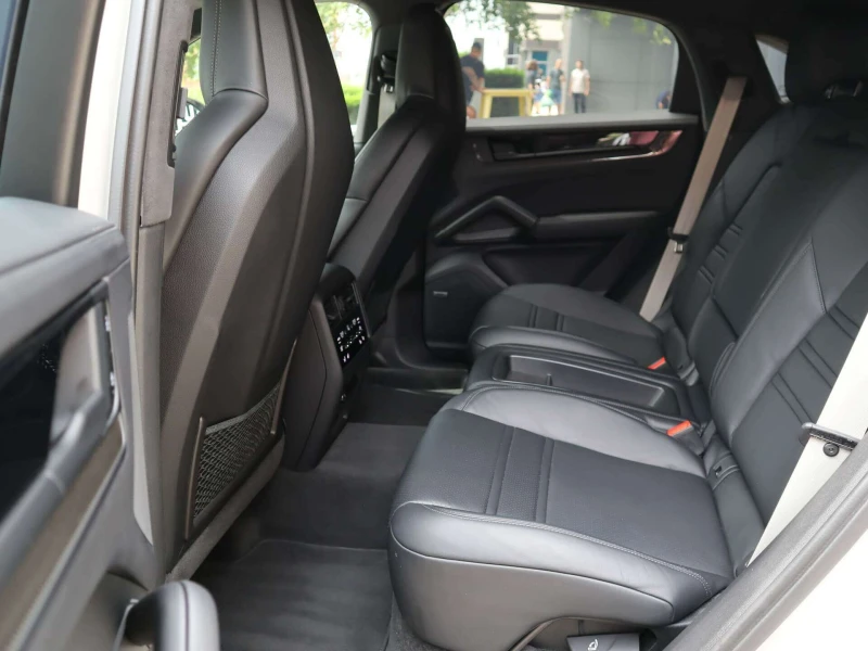 Porsche Cayenne Turbo E-Hybrid/Coupe/PCCB/PDCC Sport/PDLS+ /HuD/PE, снимка 10 - Автомобили и джипове - 51207570