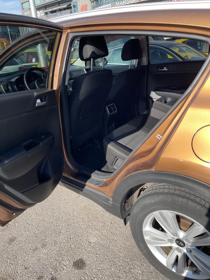 Kia Sportage  4х4 Автоматик Регистрирана , снимка 11 - Автомобили и джипове - 52407706