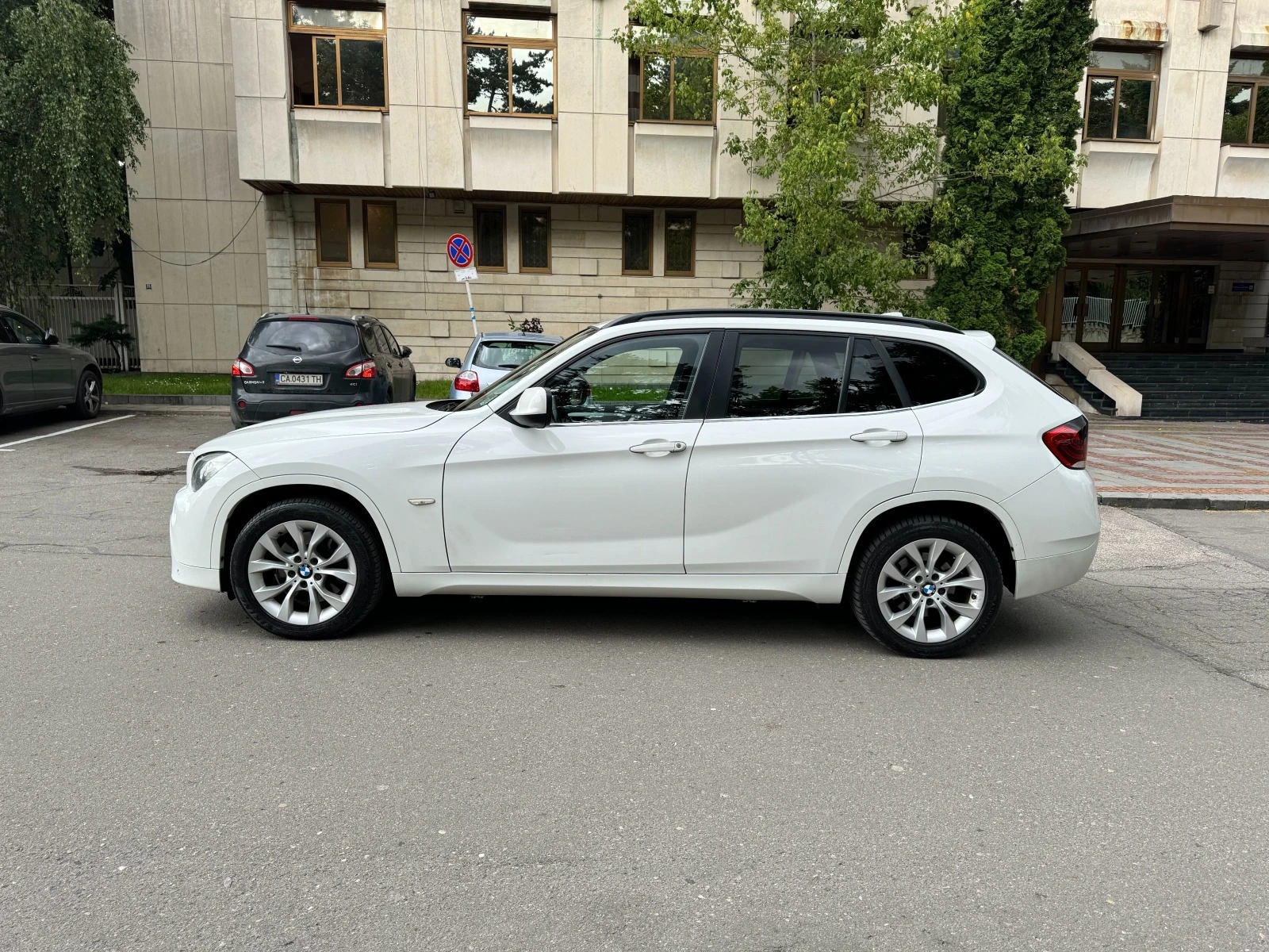 BMW X1 2.3d xDrive - изображение 2