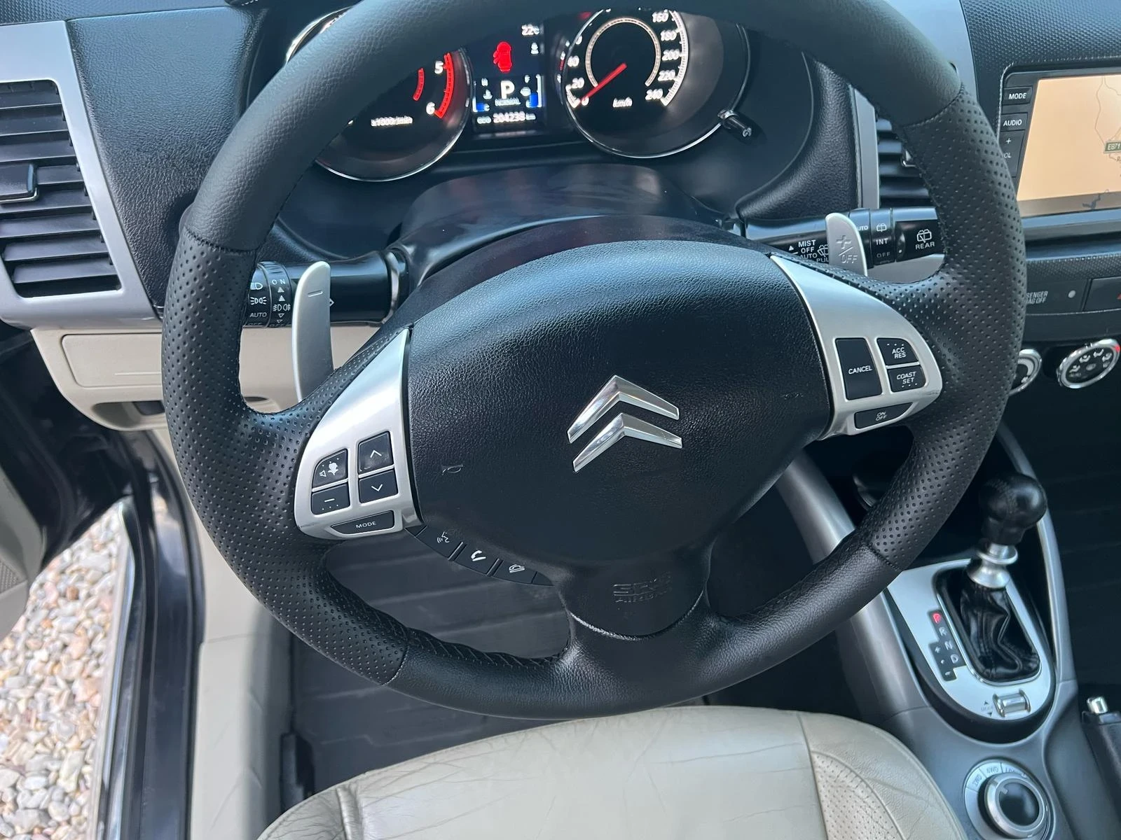 Citroen C-Crosser 2.2 HDI - изображение 8