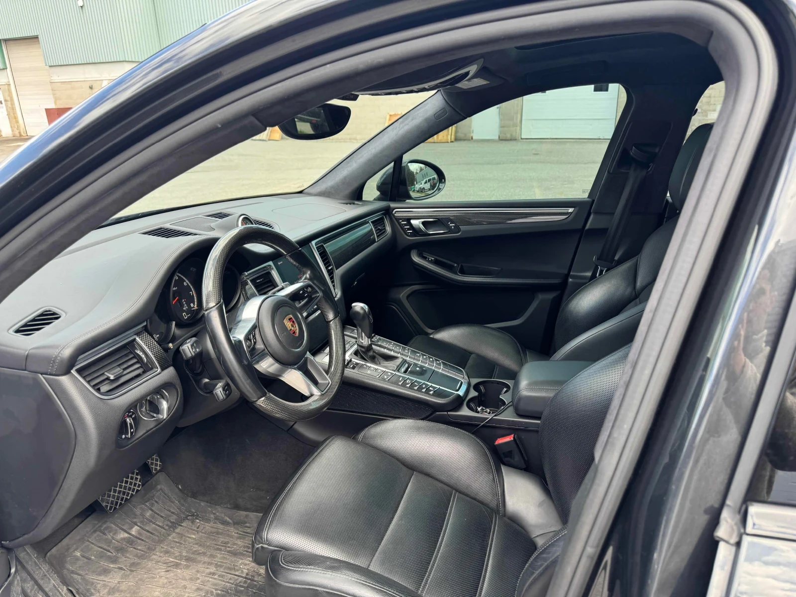 Porsche Macan CARFAX * АВТОКРЕДИТ * ПРОГНОЗНА ЦЕНА ДО БГ, снимка 6 - Автомобили и джипове - 54502759