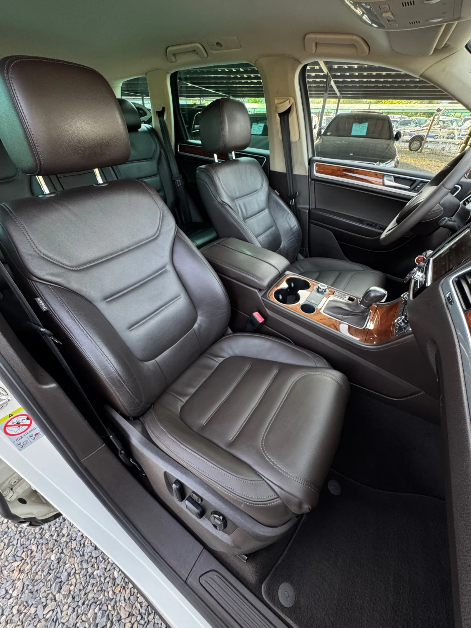 VW Touareg 3.0TDI 239, снимка 14 - Автомобили и джипове - 54610856