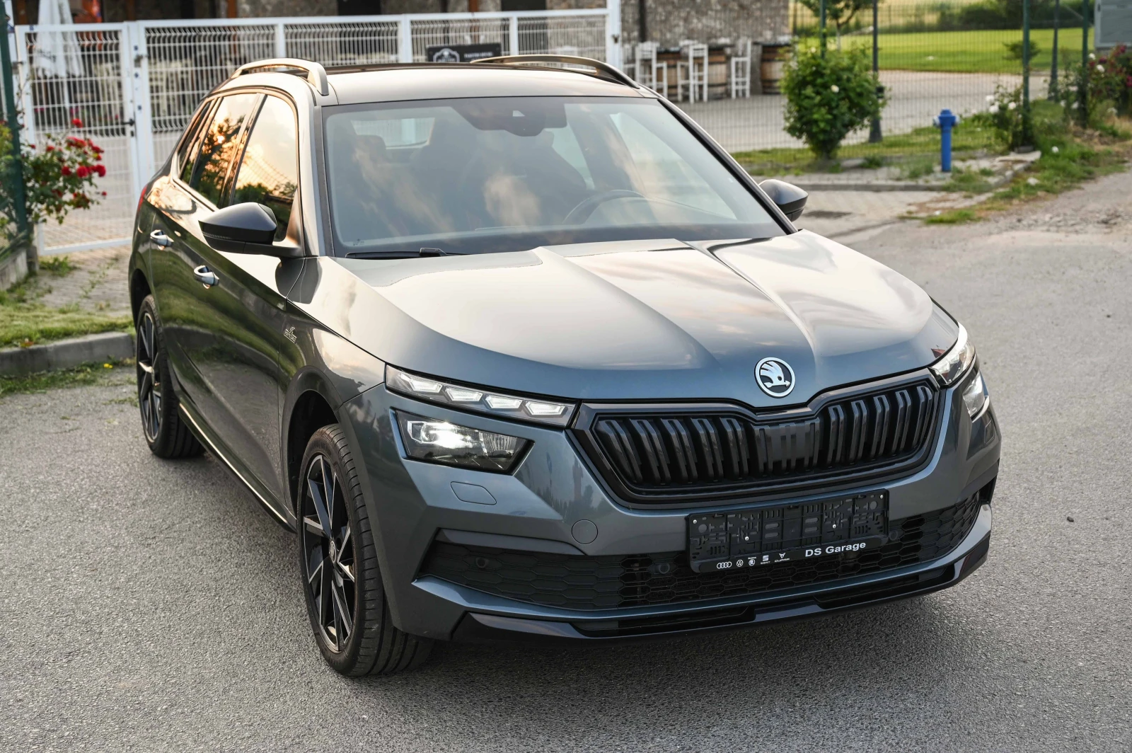 Skoda Kamiq 1.6TDI* MonteCarlo* Камера* Панорама* FULL, снимка 4 - Автомобили и джипове - 55009544