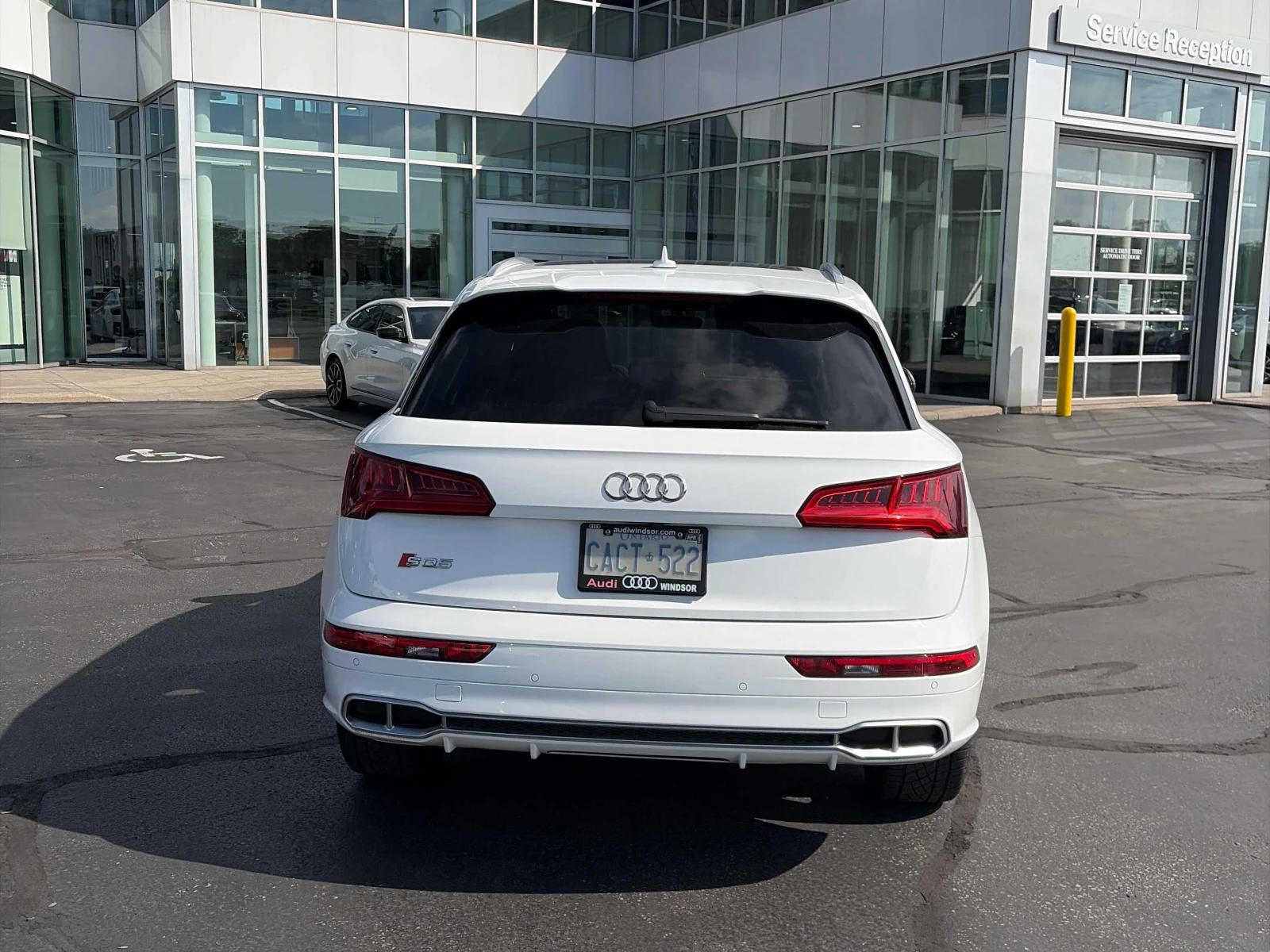 Audi SQ5 * Progressiv * CARFAX * БЕЗ ПЪРВОНАЧАЛНА ВНОСКА, снимка 4 - Автомобили и джипове - 56056618