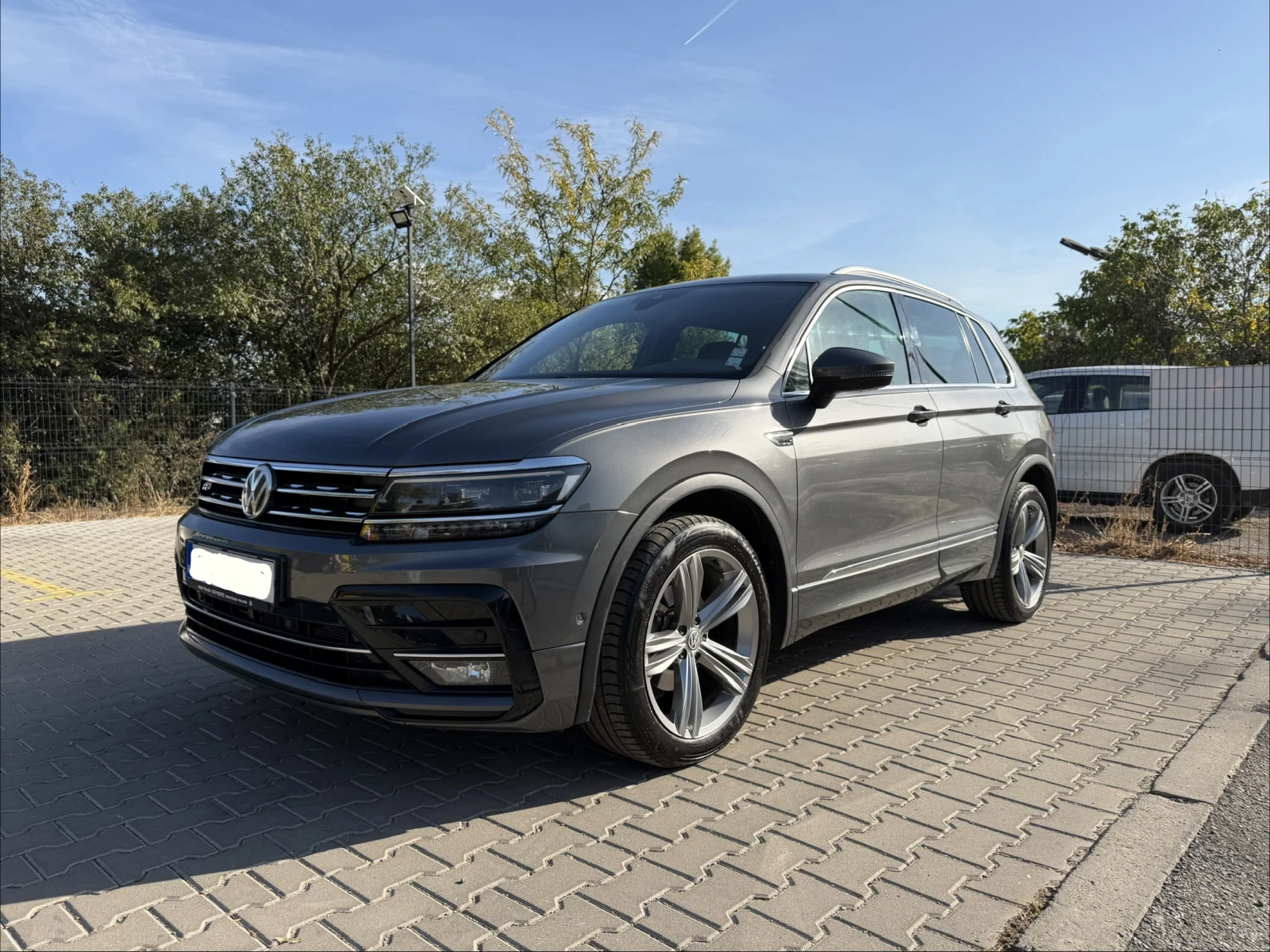 VW Tiguan VW Tiguan R-Line 2. 0 TDI 150 к. с. 4Motion DSG