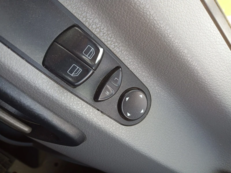 Mercedes-Benz Sprinter 211, снимка 11 - Бусове и автобуси - 53352204