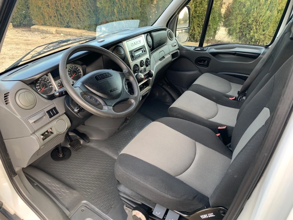 Iveco Daily 3.0* 7МЕСТА* 4.20М МАКСИ БАЗА* КЛИМА* ВСИЧКИ ЕКСТР - изображение 9