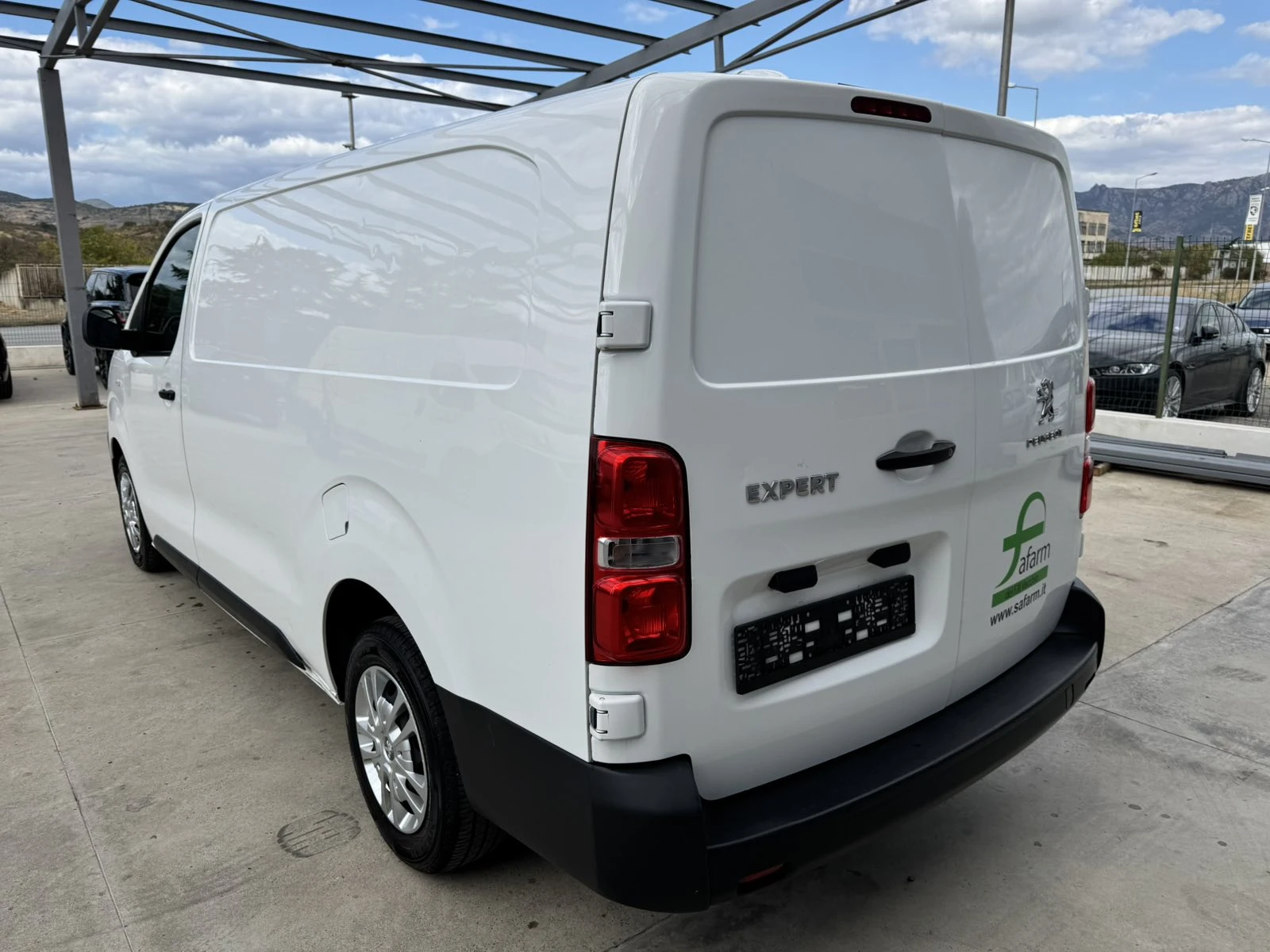 Peugeot Expert 2.0* 177ps* ХЛАДИЛЕН* НАВИ* ПАРКТРОНИК - изображение 3