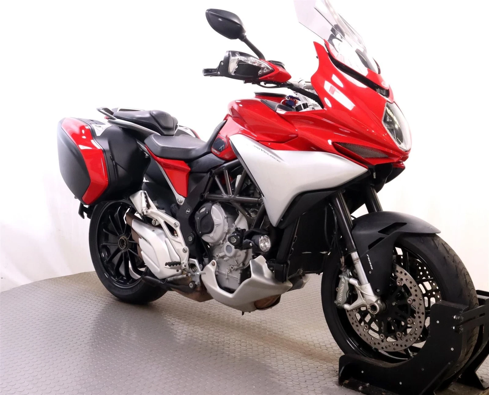 MV Agusta 800, снимка 2 - Мотоциклети и мототехника - 54455651