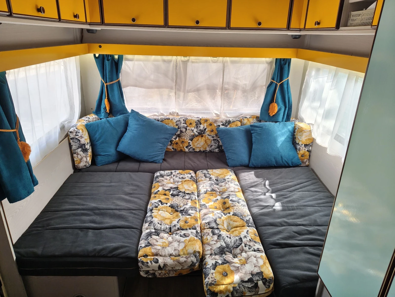 Каравана Knaus SudWind, снимка 8 - Каравани и кемпери - 53715695