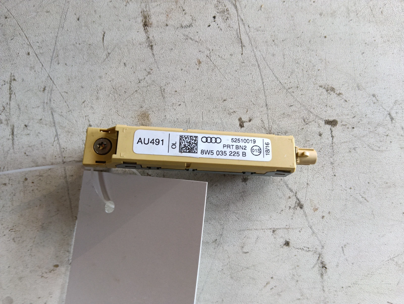 антена 8W5035225B Audi A4