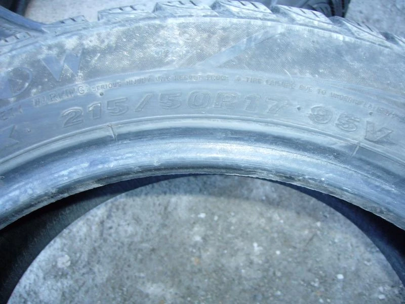 Гуми Зимни 215/50R17, снимка 4 - Гуми и джанти - 18678006