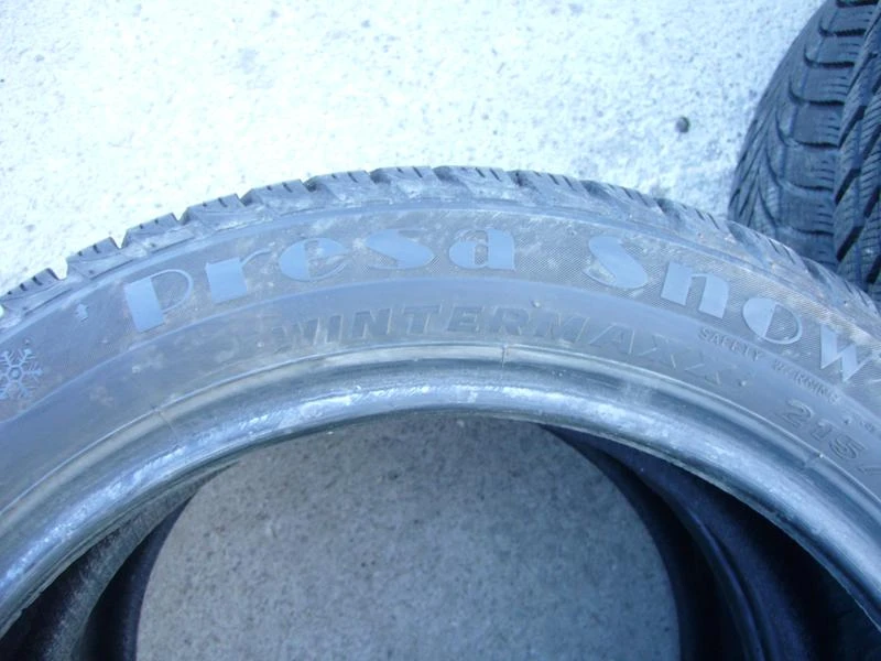 Гуми Зимни 215/50R17, снимка 5 - Гуми и джанти - 18678006