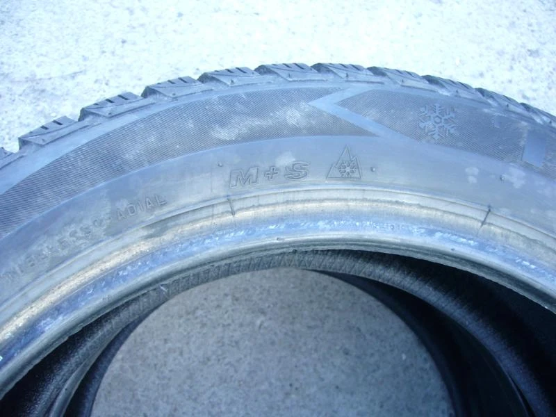 Гуми Зимни 215/50R17, снимка 6 - Гуми и джанти - 18678006