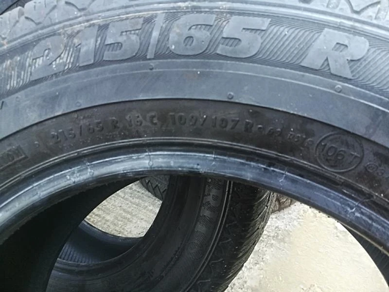 Гуми Зимни 215/65R16, снимка 7 - Гуми и джанти - 24082933