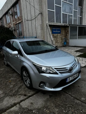 Toyota Avensis 2.2 150КОНЯ/АВТОМАТ/ЗАДНА КАМЕРА/ПОДГРЕВ