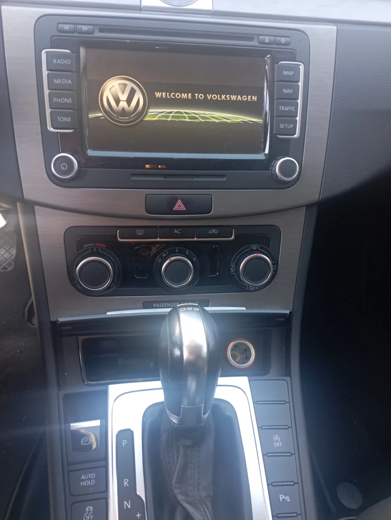 VW Passat 2.0TDI, снимка 10 - Автомобили и джипове - 47510874