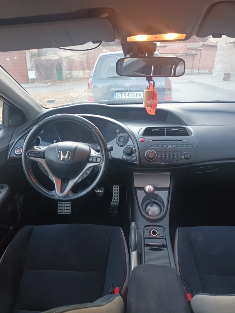 Honda Civic 1.8i, снимка 8 - Автомобили и джипове - 47908983