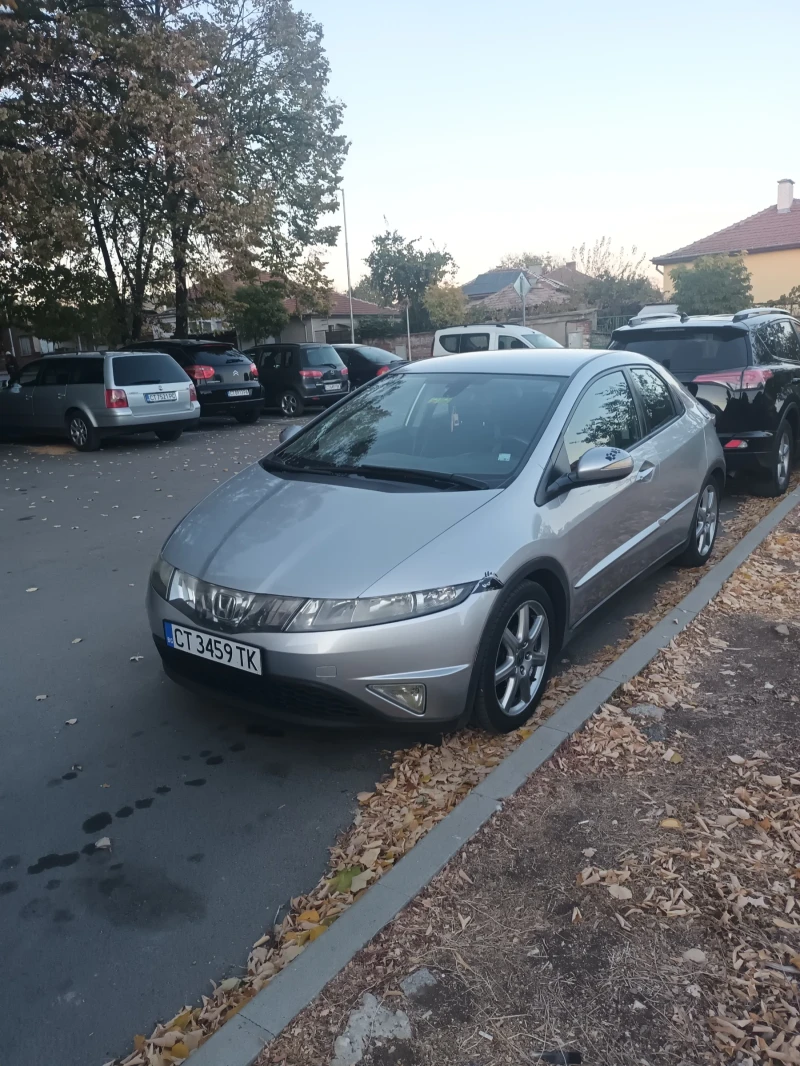 Honda Civic 1.8i, снимка 3 - Автомобили и джипове - 47908983