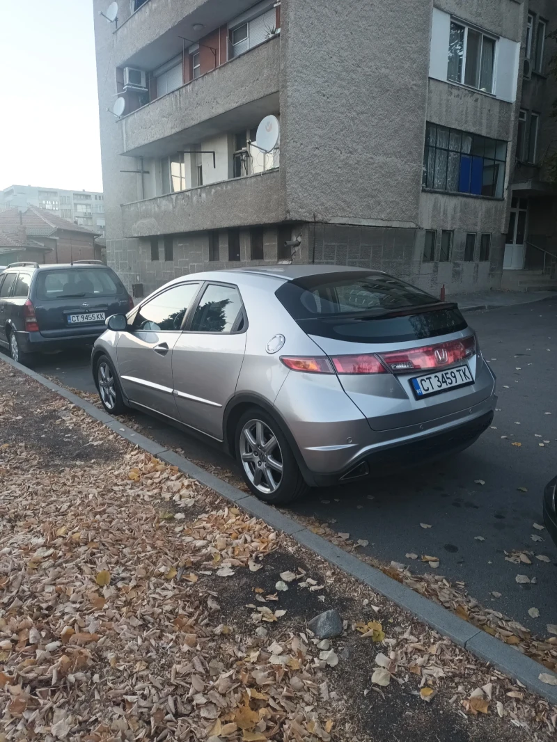 Honda Civic 1.8i, снимка 2 - Автомобили и джипове - 47908983