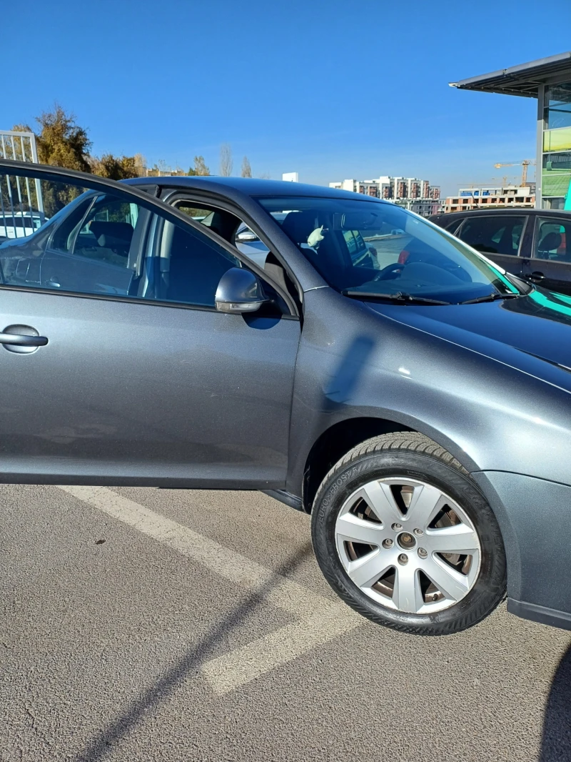 VW Jetta, снимка 7 - Автомобили и джипове - 47917875