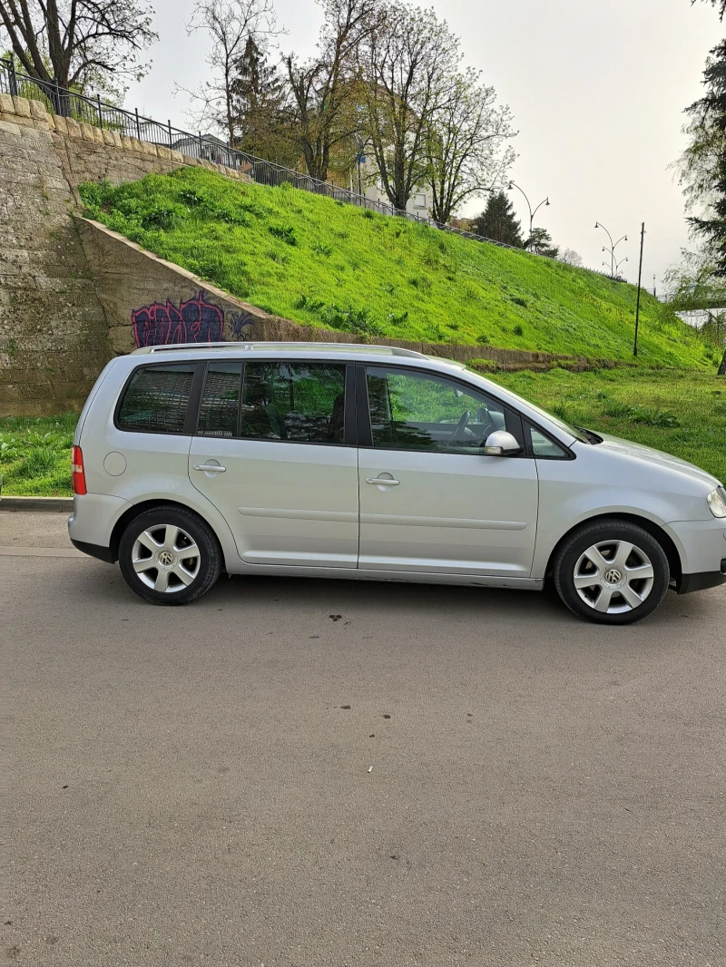 VW Touran, снимка 3 - Автомобили и джипове - 48362412