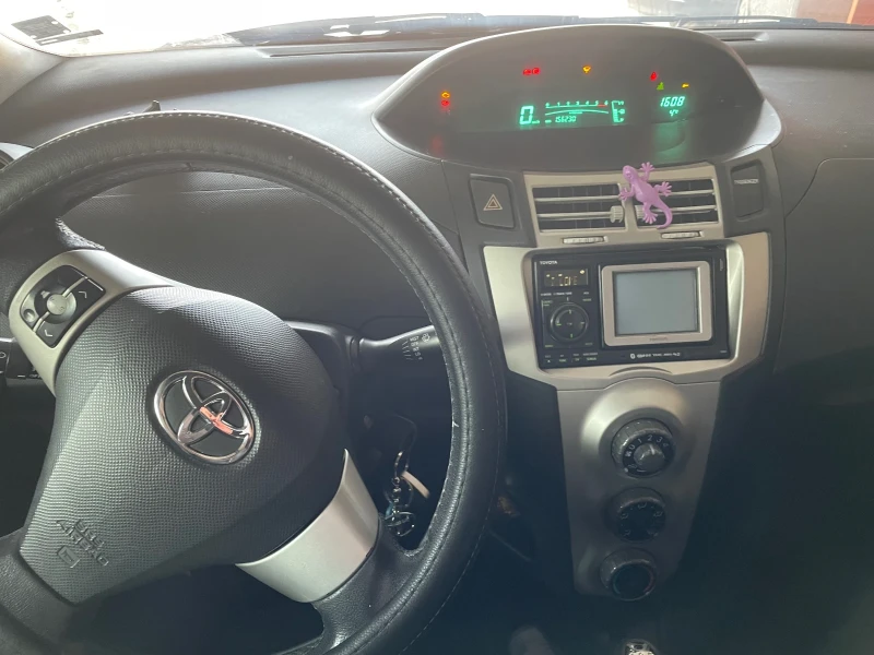 Toyota Yaris, снимка 5 - Автомобили и джипове - 49115640