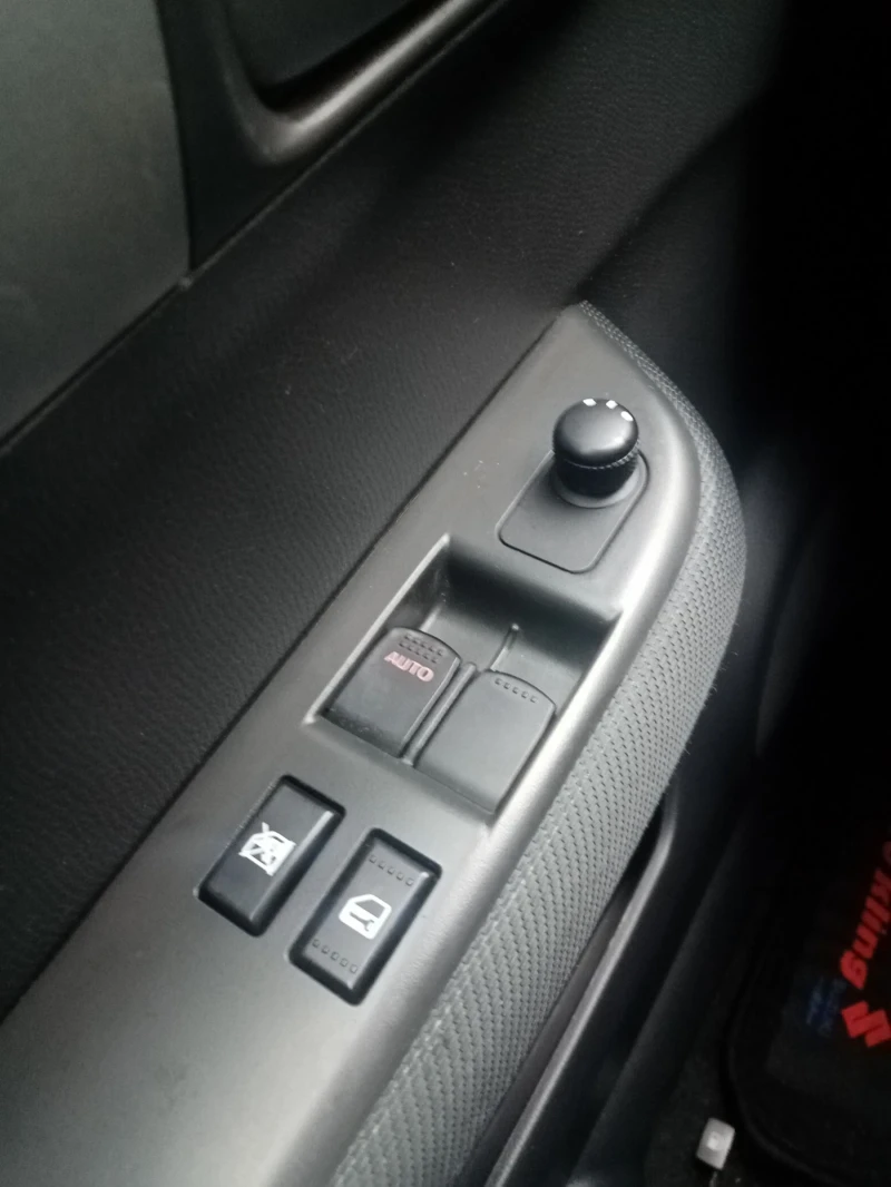 Suzuki Swift 1.3 Сервизна история, реални км!, снимка 9 - Автомобили и джипове - 52373711