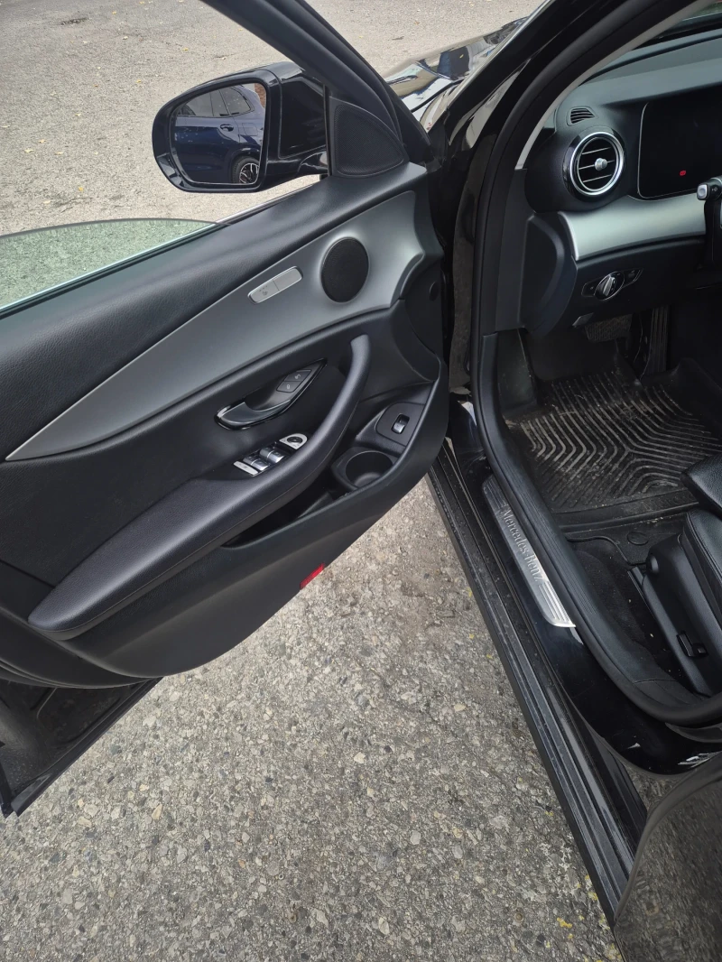 Mercedes-Benz E 220, снимка 4 - Автомобили и джипове - 52062843