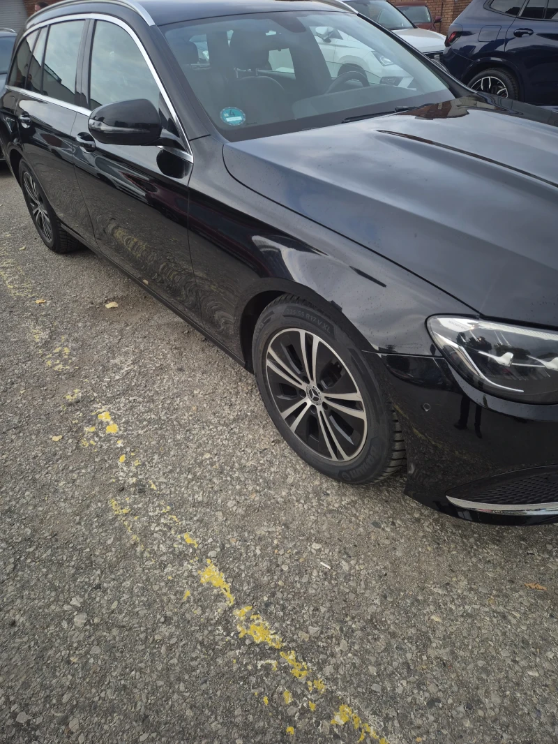 Mercedes-Benz E 220, снимка 3 - Автомобили и джипове - 52062843