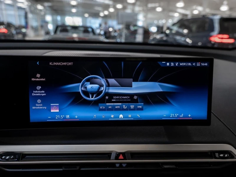 BMW iX xDrive45/FACELIFT/SPORTPACK/H&K/360/LED/, снимка 10 - Автомобили и джипове - 52561882