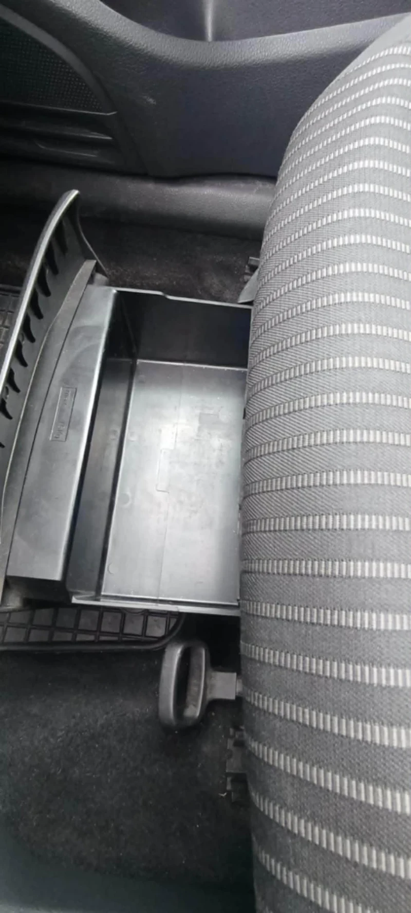 VW Polo 1.6 TDI 90 k.c, снимка 4 - Автомобили и джипове - 52662690